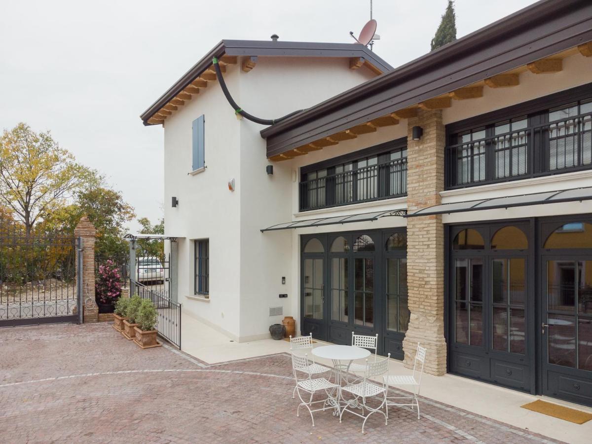 Corte Mira Lonato del Garda Exterior foto